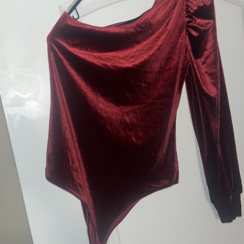 Velvet One-Shoulder Bodysuit in Deep Red